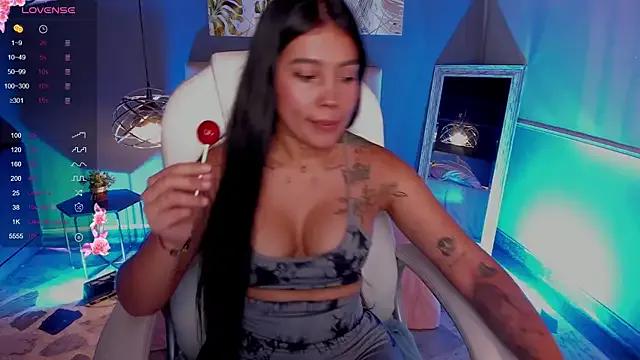 Freechat Juliieta_Evans on StripChat