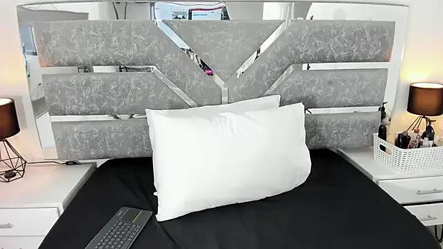 StripChat Karla-Lin is Private Karla-Lin — full naked sensual  dance