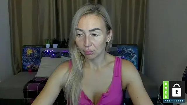 Freechat Kiss_julli88I on StripChat