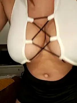 Freechat latuabirba on StripChat