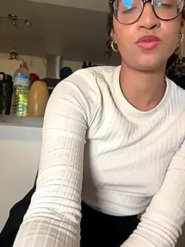 Lauyako_974 on StripChat