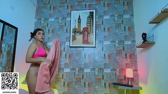 lisa_andruu — undress her and slap ass x20