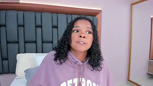 Freechat LisaMendez on StripChat