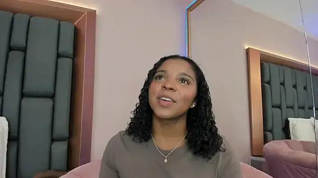 Freechat LisaMendez on StripChat