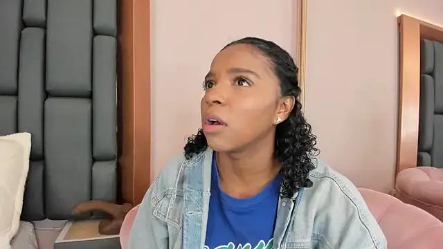 Freechat LisaMendez on StripChat