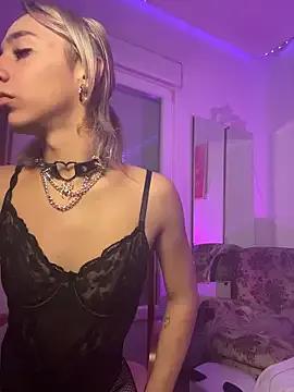 Littlebunny21 on StripChat