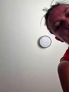 littleladyshelly on StripChat