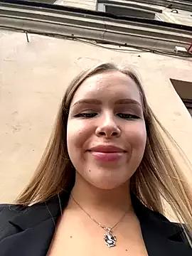 Liza_risky on StripChat