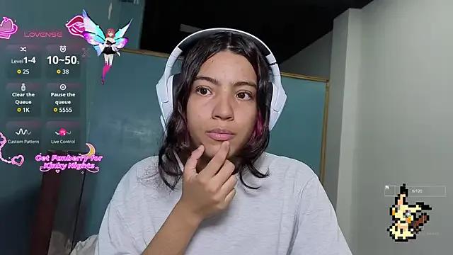 Freechat Lovelyamyy on StripChat