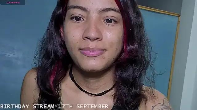 Freechat Lovelyamyy on StripChat