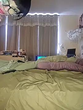 Freechat LucyMiax on StripChat