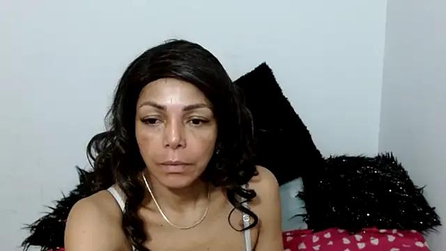 Freechat Lunasquirt1985 on StripChat