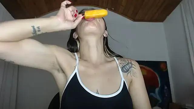 Freechat mariecam420 on StripChat