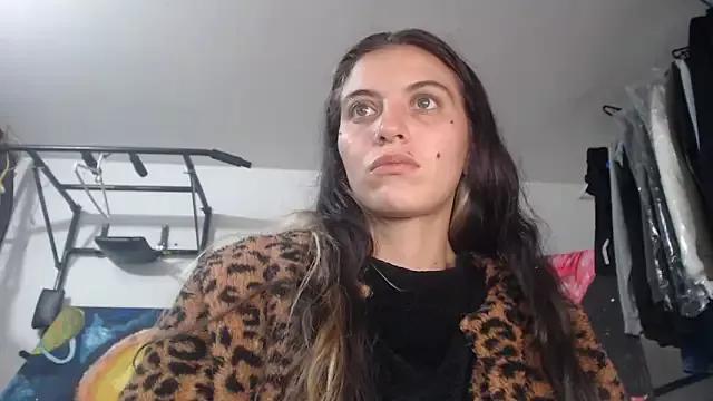 Freechat mariecam420 on StripChat