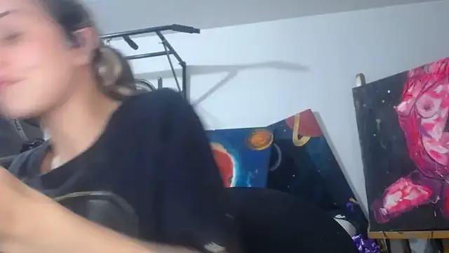 Freechat mariecam420 on StripChat