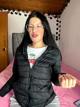 Freechat Mia_salinass on StripChat