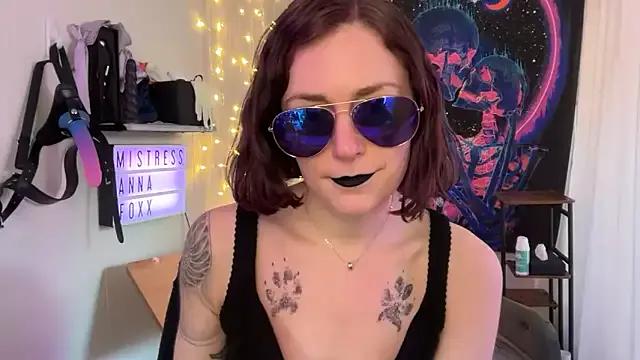 Freechat mistressannafoxx on StripChat