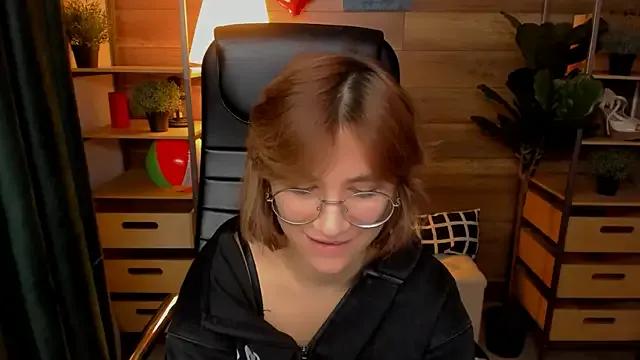 Freechat Moon13152 on StripChat