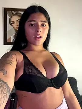 morenaQueen_ — completely naked body + oil on the ass
