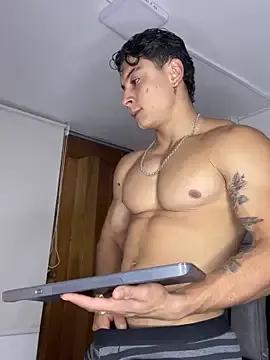 MR_MUSCLE on StripChat 