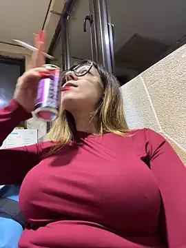 Freechat NadiraNoor on StripChat