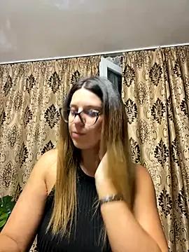 Freechat NadiraNoor on StripChat
