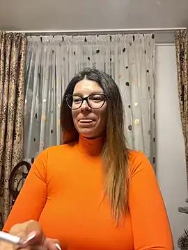 Freechat NadiraNoor on StripChat