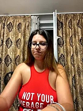 Freechat NadiraNoor on StripChat
