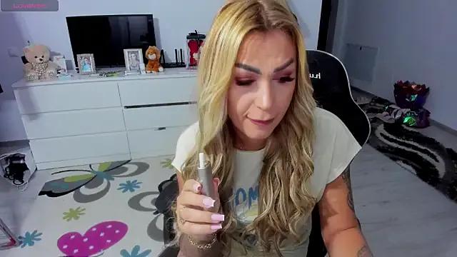 Freechat Nicol2Naya on StripChat