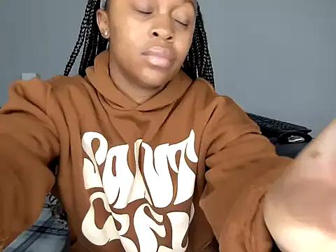 Pearl_00 on StripChat