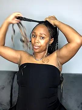 Pearl_00 on StripChat