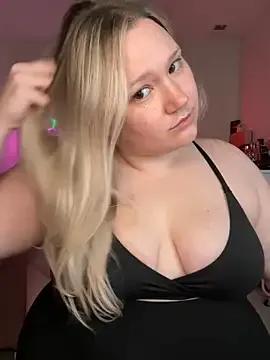 PiggyRose on StripChat 