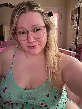 PiggyRose on StripChat 