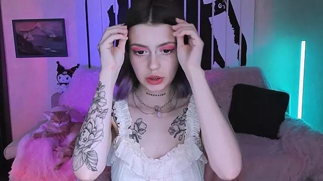 Freechat prettybones on StripChat