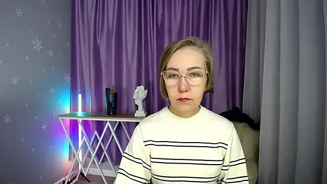 Freechat queen_a_n_i on StripChat