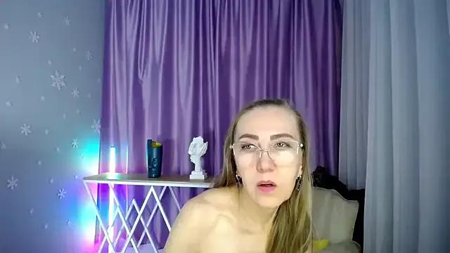Freechat queen_a_n_i on StripChat