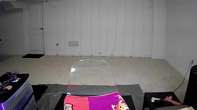 StripChat Ravishing_Roma is Freechat Ravishing_Roma — Take 2 Vodka Shots