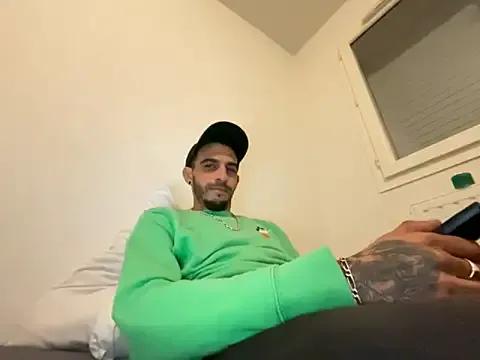 Freechat Rebeu313 on StripChat