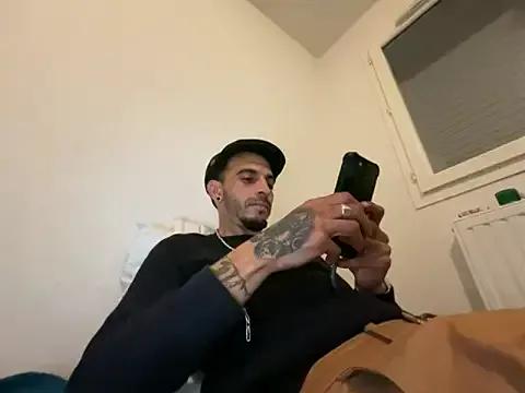 Freechat Rebeu313 on StripChat