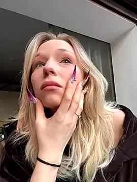 RollDolls — SQUATS ON YOUR FACE