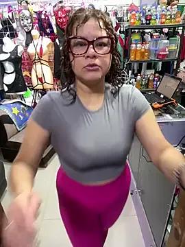 Freechat ROSALIASEXSHOP on StripChat