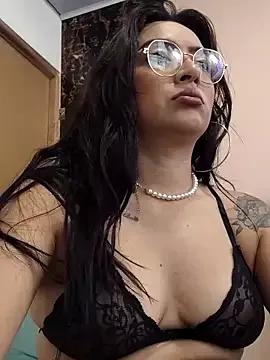 StripChat SarayMoorex_ is Freechat SarayMoorex_ — Slap My pussy and rub with domi