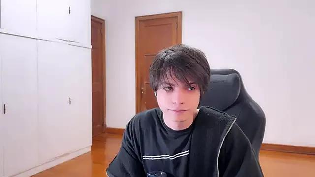 Freechat SasukeUhchiaa on StripChat