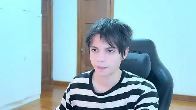 Freechat SasukeUhchiaa on StripChat