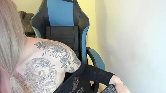 Freechat Scarbadgirl_ on StripChat