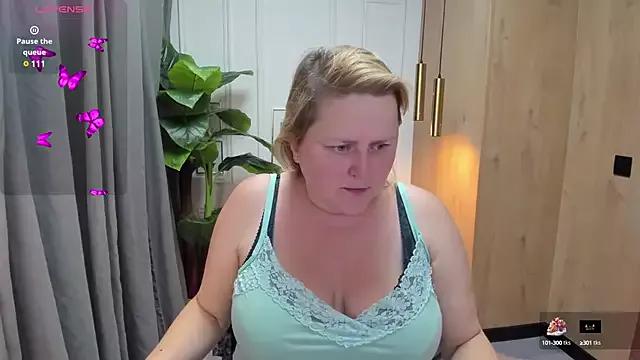 Freechat ScarlettSoft on StripChat