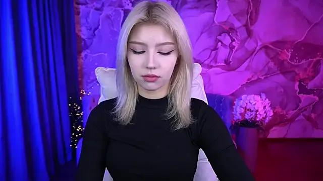 Freechat SelenaIris on StripChat