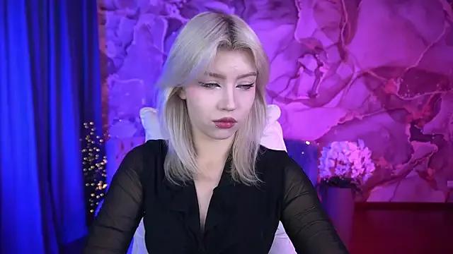 Freechat SelenaIris on StripChat