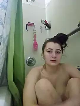 Snowbunnycake_131 on StripChat