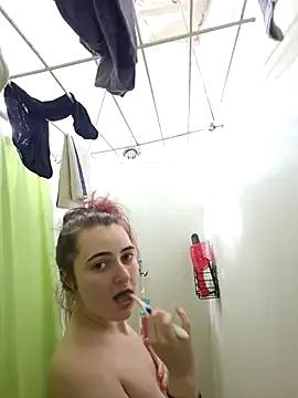 Snowbunnycake_131 on StripChat